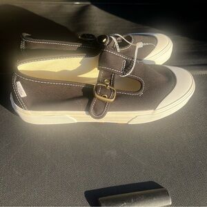 NWOT Vans Black and White Canvas Mary Jane’s Chunky Sole Shoes Size 8